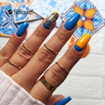 Stylizacja w greckim stylu - manicure jak z wakacji na Santorini