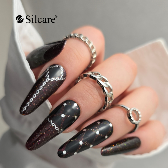 Black elegance with a shine