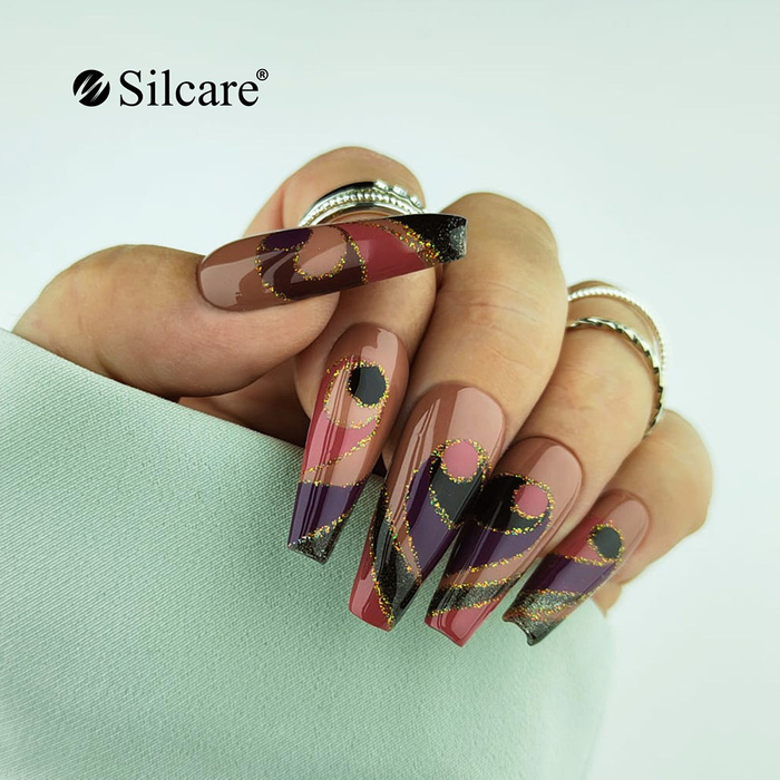 Avant-garde hybrid nails with abstract decorations